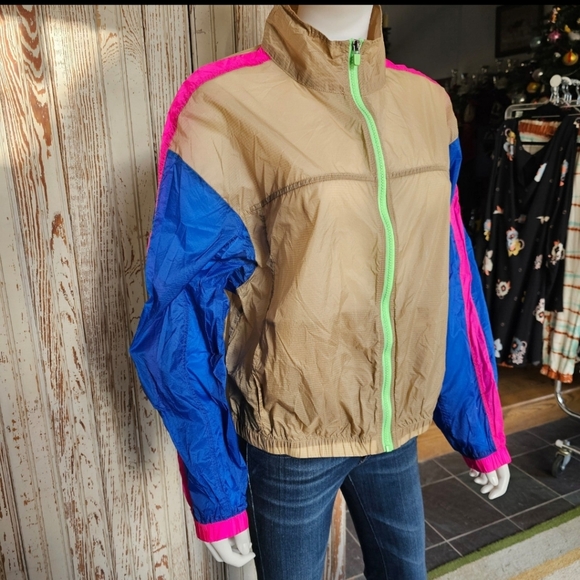 *NWOT* Women's Fabletics Payton Woven Lightweight Zip Jacket Sz XL - Picture 7 of 11